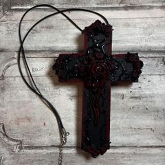 1点限定品】吸血鬼の牙入り クロスネックレス(シルバー) - メルカリ