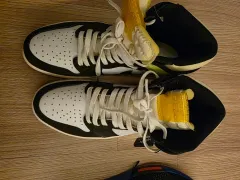 ナイキ エア ジョーダン 1 レトロ ハイ OG ボルト ゴールド 未使用 出品