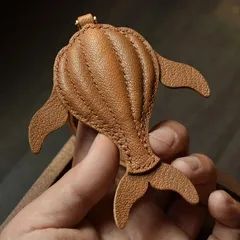 クジラ キーホルダー バッグチャーム アクセサリー 革小物 キーリング キーイング 車の鍵 チャーム ストラップ ギフト プレゼント 記念日 お祝い プチギフト 男女兼用 ハンドメイド 天然レザー 手作り   SGPJ052