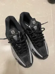 ナイキ ショックス ブラック/シルバー r4 280サイズ
