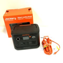 うさぎやさん様 Jackery ポータブル電源 300 Plus 本体 - メルカリ