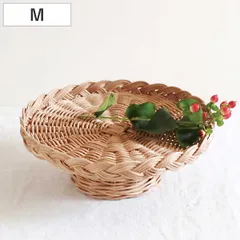 キッチンバスケット MERRY バスケット スタンドトレイ Mサイズ （ ブレッドケース 脚付きパンスタンド トレー ラタン 籐 籐バスケット ブレッド ケーキ スタンド 脚付き キッチン 収納 かご カゴ 籠 ナチュラル 丸型 おしゃれ )のサムネイル
