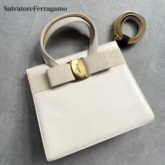 美品 SalvatoreFerragamo サルヴァトーレフェラガモ 2way ショルダーバック ハンドバッグ ヴァラリボン ゴールド金具 カーフレザー アイボリー