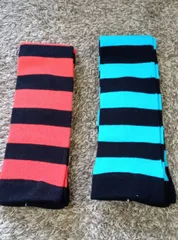 未使用品 ニーハイソックス 2足セット 赤×黒 水色×黒 レディース 24cmくらい