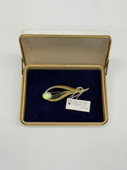 E 最終価格【美品】ミクロンゴールド 人工オパール付き ブローチ ゴールド おしゃれ