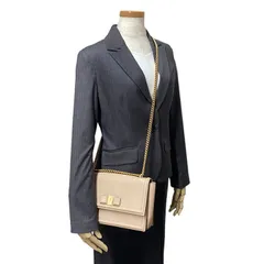 サルヴァトーレフェラガモ ヴァラ チェーンショルダーバッグ ベージュ レザー Salvatore Ferragamo ブランド【中古】