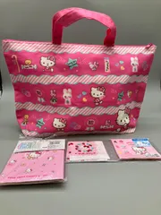 2  F-034-29　未使用　ハローキティ　キティセット　(バック、お薬手帳、ハンカチ)