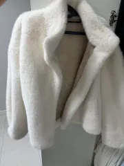 アイボリーファージャケット