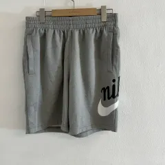 ナイキ スウッシュ ロゴ ハーフ グレー パンツ