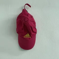 アディダス Y2K ホットピンク ベースボールキャップ