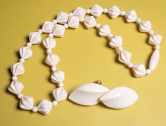 天然素材　ネックレス　イヤリング　セット　アイボリー　象牙調