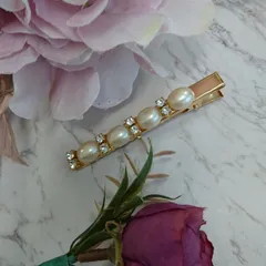 パール調ホワイトヘアクリップ ゴールド×ビジュー 上品ゴージャス  ハンドメイド  oh-01928
