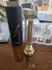 Item thumbnail for item 7c037ecc-c002-479f-b40c-61e886f36545