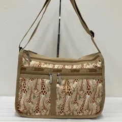 32　LeSportsac　レスポートサック　 ショルダーバッグ　斜めがけ　紐調節可能　 デラックスエブリデイ　マチ拡張　キリン　 ジラフ　アニマル　動物　総柄　ベージュ系　 ナイロン　軽量　レディース
