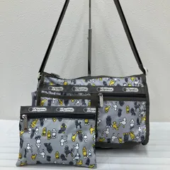 40　LeSportsac　レスポートサック　 ショルダーバッグ　斜めがけ　紐調節可能　 犬　ドッグ　プードル　総柄　グレー系　 ナイロン　軽量　ポーチ付き　レディース