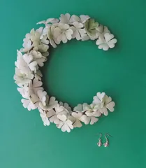 一点物♪グリーン&シルバー♪バラ売りも可♪四葉のクローバーのアーティフィシャルフラワーリースとシルバーピアス♪262