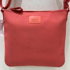 137 LACOSTE ラコステ ショルダーバッグ 斜めがけ 紐調節可能 コーラル系 ワニ エンボスPVC レディースのサムネイル