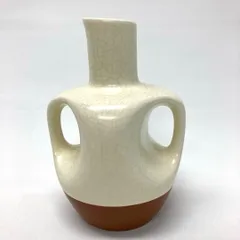 アイボリーと茶色の陶器花瓶