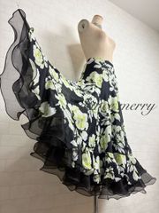 パーティー】新品 オパール風花柄シフォンジャガード 黒白フレア