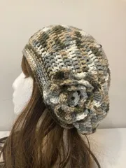 ハンドメイド　カーキ段染め　ベレー帽　ニット帽　ビーニー