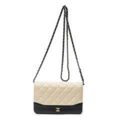 [中古] CHANEL シャネルガブリエル ウォレット オン チェーンベージュ/ブラックマトラッセ エイジド カーフスキン レザーA