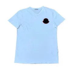 MONCLER デカワッペンM ホワイトVネック Tシャツ 4S491
