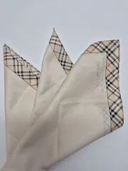 【新品】BURBERRY メンズハンカチ ややスモールサイズ