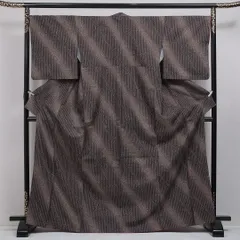 小紋 洗える着物 袷 身丈168cm 裄丈68cm ポリエステル Sランク XLサイズ 広衿 インフォーマル 創作柄 黒系 1215-16411