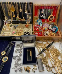 遺品整理　生前整理　アクセサリー　まとめ売り   ネックレス　リング   ブローチ　スカーフ止め　イヤリング　ライター　カフス　タイピン　万年筆　腕時計