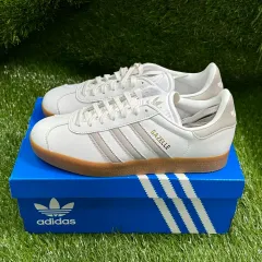 (235) アディダス ガゼル ホワイト グレー