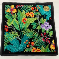 9972　美品　FEILER　フェイラー　ハンカチ　 ハンドタオル　ボタニカル　花　 総柄　ブラック×グリーン系　黒　 緑　シュニール織り　大判　 シール付き　レディース