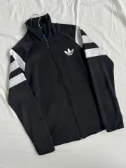 アディダス 炎 ロゴ ジャージ