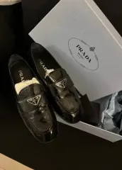 価格調整可能 PRADA ペンダント ローファー 240