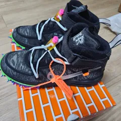 (新品) NIKE オフホワイト エアフォース 1 ミッド ブラック 270 出品