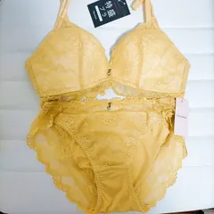 新品  E65   特盛ブラ  チュチュアンナ 上下セット  ブラ＆ショーツ  イエロー  最強盛りブラ  刺繍  レース  黄色  定価3498円  193
