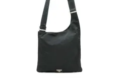 プラダ ショルダーバッグ サコッシュ 三角ロゴ プレート 斜め掛け 軽量 マチ無し テスート ナイロン 黒 ブラック PRADA 5518h