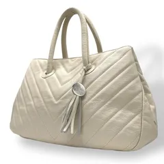 フルラ FURLA キルティング トートバッグ ホワイト 白 レザー タッセルチャーム付き ハンドバッグ S96