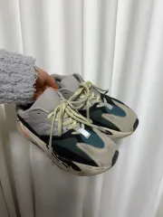 アディダス イージーブースト 700 240サイズ