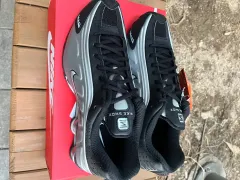 ナイキ ショックス R4 メタリック シルバー ブラック