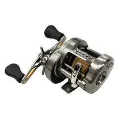 17 カルカッタコンクエストBFS HG 美品 シマノ(SHIMANO) 17 カルカッタコンクエスト BFS HG 右 036759