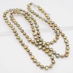 R196 バロックパール 真珠 ロング ネックレス グリーン系カラー シルバーカラー デザイン 6月誕生石