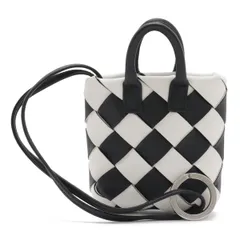 BOTTEGA VENETA ボッテガ ヴェネタ イントレチャート バッグチャーム キーホルダー ミニポーチ 小物入れ レザー ホワイト ブラック 577779