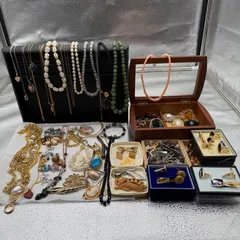 生前整理 遺品整理 アクセサリー まとめ売り ネックレス ブローチ イヤリング