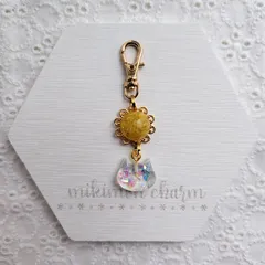 【匿名配送】 名入れ無料 花びらと猫ちゃんのミニキーホルダー イエロー 黄色 キーホルダー バッグチャーム チャーム