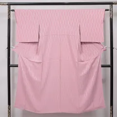 色無地 袷 身丈146cm 裄丈60cm 正絹 Sランク XSサイズ 広衿 一つ紋（違い鷹の羽） セミフォーマル 紋意匠 立湧 無地 ピンク系 1214-15864