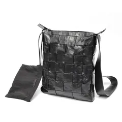 ボッテガヴェネタ / BOTTEGA VENETA　カセット ショルダーバッグ　651480　マキシ イントレチャート レザー　ブラック 【中古】