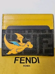 フェンディ フラグメント デザイン コラボ ポケットモンスター カビゴン カードウォレット