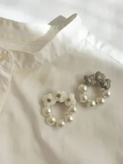 お花とコットンパールのブローチ・小 / セレモニー　卒業式　フォーマル　刺繍ブローチ　コットンパール　　オケージョン