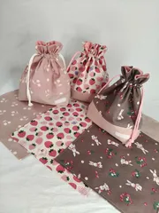 ランチョンマットとコップ袋のセット　サイズ変更可能☆　入園　入学　植物　入園入学セット　ランチマット　給食袋　うさぎ　 いちご　さくらんぼ　　ピンク　ブラウン　クラシカル　苺　女の子　フルーツ