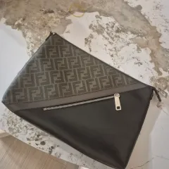 フェンディ クラッチバッグ